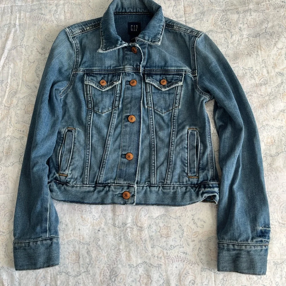 GAP Blue Denim Jean Jacket Cropped‎ Style